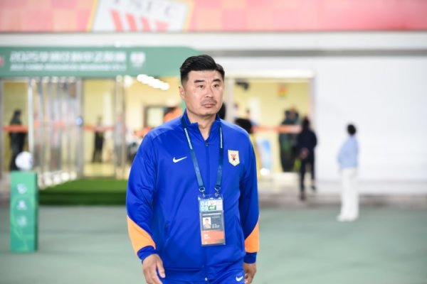 鲁媒：京鲁大战30余载恩仇情仇，早已杰出赢输的足球羁绊