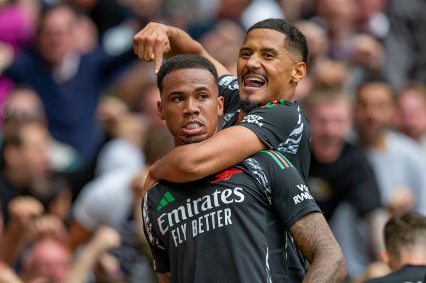 镜报：加布里埃尔是英超最具滋扰性的中卫之一，他的价值无可替代