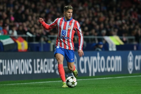 向上！朱利亚诺-西蒙尼最近5场西甲参与4个进球，与此前18场交流