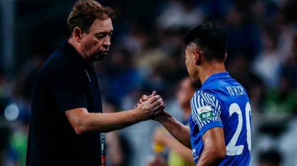 于汉超为何改打首发，穆斯卡特倚重三中卫？联赛争冠背后的戏码着实精彩