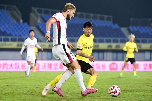 中超奇不雅：争冠三队相互礼让，第四名成保级要害身分，齐怪这支队