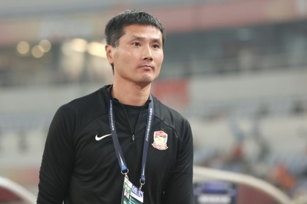 记者：邵佳一至少对年青东谈主挺招供，接下来就看国足名单何如信托