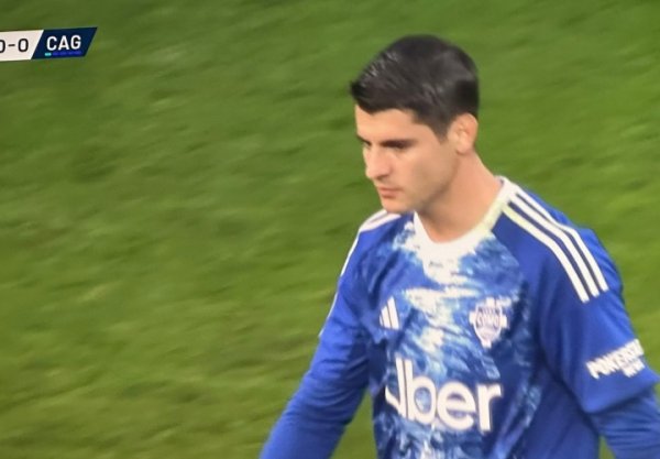 破防了？莫拉塔主动撞倒敌手染黄+默示换东谈主，此前两失良机