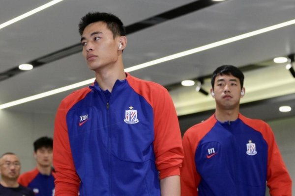 缺席锤真金不怕火！曝25岁主力门将遭申花“三停”，上轮中超赛后彻夜泡吧
