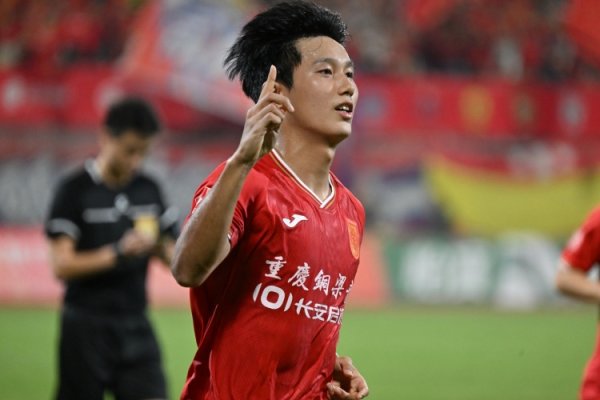 来岁将迎中超处子赛季！21岁重庆铜梁龙队长向余望说明留队