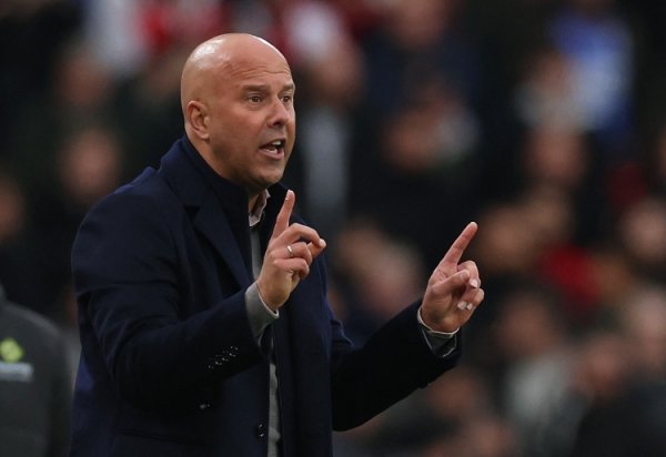 斯洛特：范戴克进球后14秒边裁才举旗 曼城上赛季肖似球却算进了