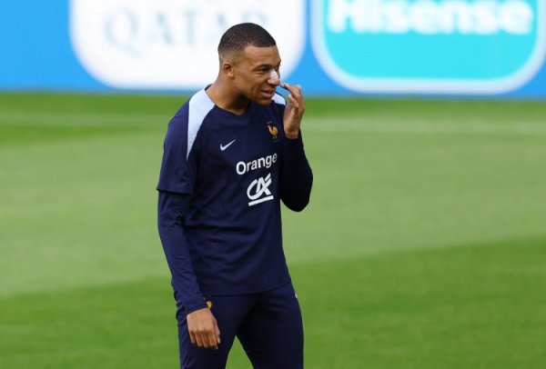 姆巴佩竣事400球里程碑，继亨利、本泽马之后法国球员第三东谈主