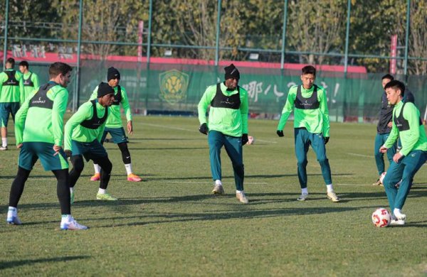 半程冠军秒变神经刀！送海牛4分 送深圳3分，双杀亚泰 跟梅州互捅